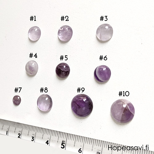  *Kivi Special* Ametisti, pyrhiottu kapussi, pyre, kuvassa #2, lpimitta noin 9.5mm, paksuus noin 4.0mm, uniikki yksittiskappale