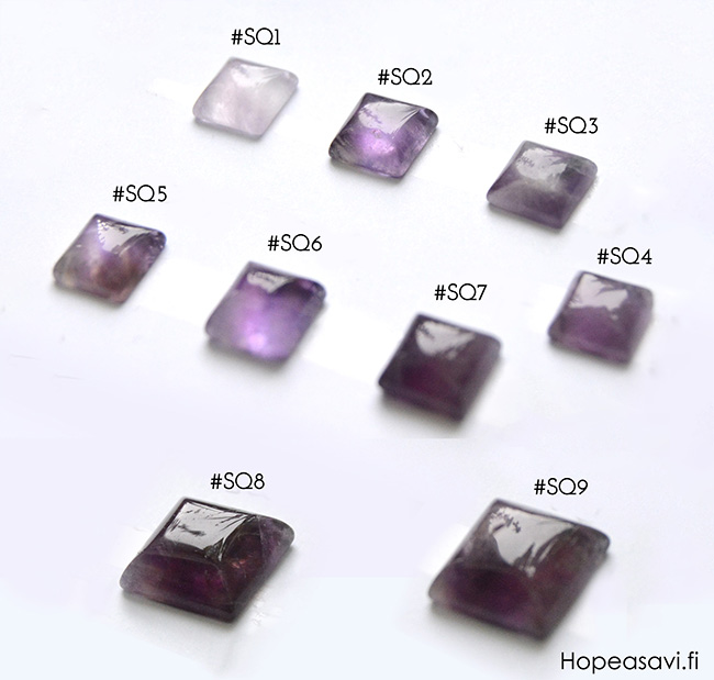  *Kivi Special* Ametisti, uniikki pyrhiottu kapussi, kuvassa #SQ4, neli, noin 8x8mm, korkeus noin 3mm, sile tausta, 1kpl *B-luokka, yksi kulma aavistus pyre, yhdell sivulla eptasaisuus*