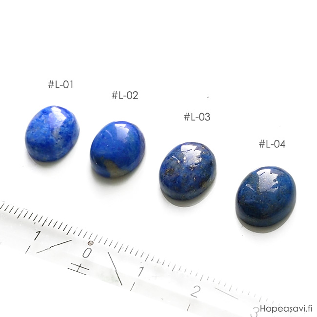 Lapis, kapussi, kuvassa L3, kivess kullan keltaisia pieni pisteit, soikea 12x10mm, paksuus 5.1mm, uniikki kivi